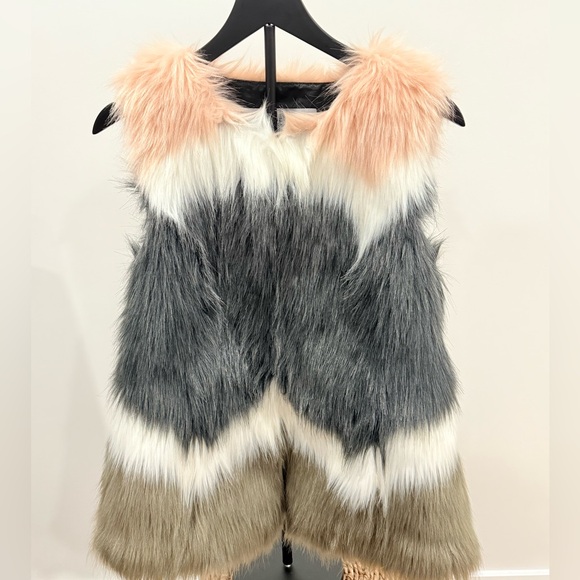 Marc New York Jackets & Blazers - NWOT Marc New York By Marc Andrew Faux Fur Vest Size Medium